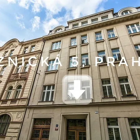 Lux - Reznicka Center